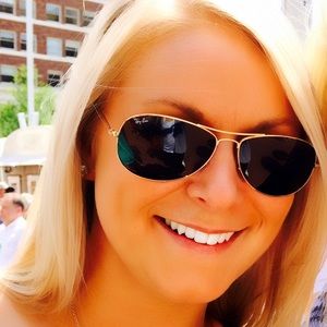 Meet your Posher, Monica