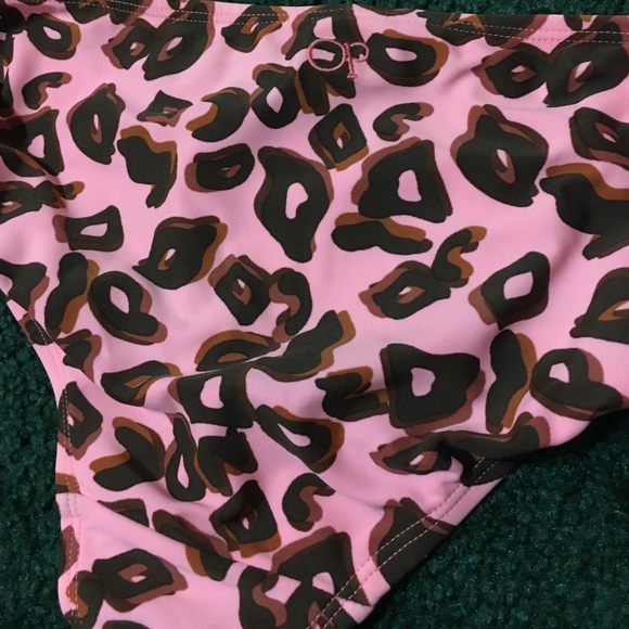 Leopard Bikini - Picture 2 of 4