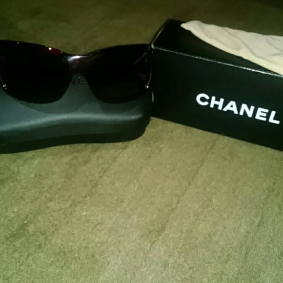 Sunglasses - Picture 1 of 8