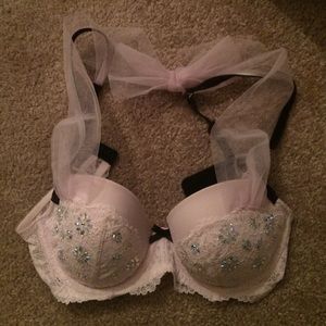 Beautiful Victoria's Secret bra. Never worn.