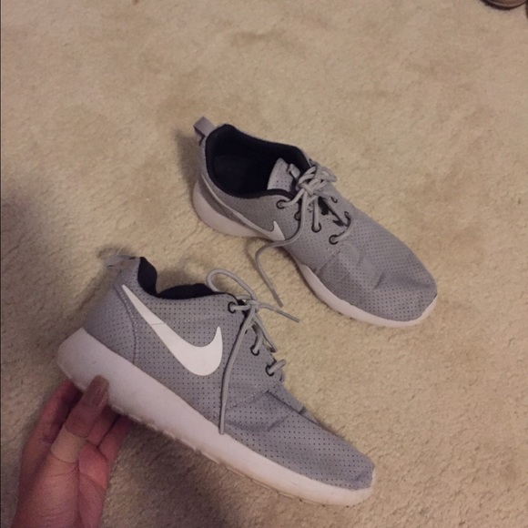 Nike roshes
