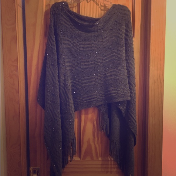 Fashionable pancho/shall