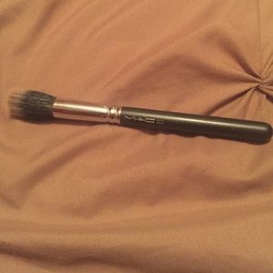MAC duo face brush