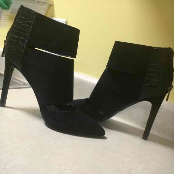 Express Black Heels