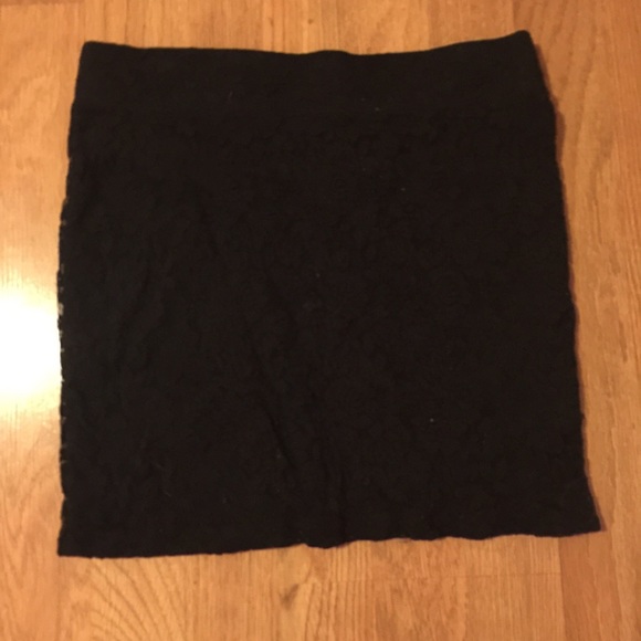BLACK LACE PENCIL SKIRT - Picture 1 of 1