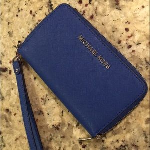 SALE 2 HOURS ONLY 💤💤Electric Blue MK Wristlet