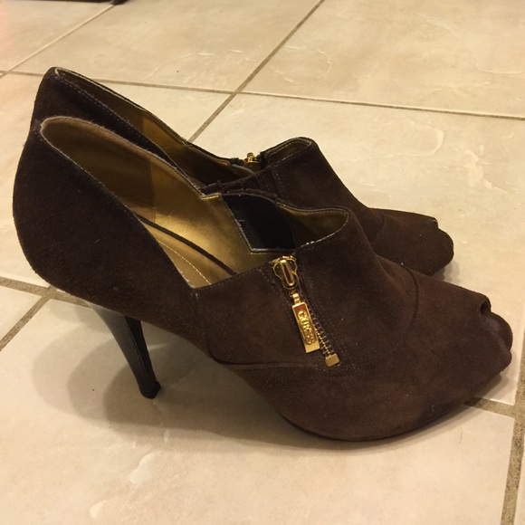 ***Guess By Marciano Women's peeptoe Shoes - Picture 2 of 4