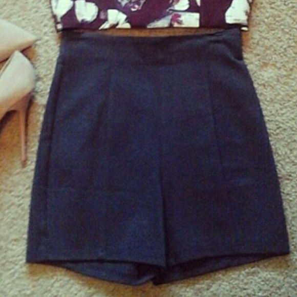 AKIA!!! Gray High Waisted Shorts!!