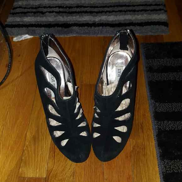 Sexy Suede Steve Madden Shoe/Bootie  Size 7