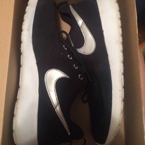 NIKE RUN ROSHES