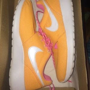 NIKE RUN ROSHES