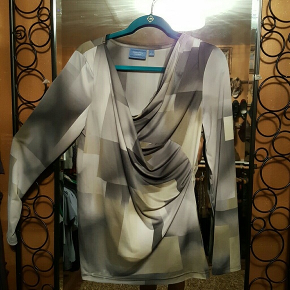 Simply Vera blouse 💥NEW LISTING 💥DISCOUNTED!💥