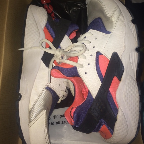 NIKE AIR HUARACHE RUN (on hold)