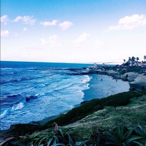 Meet your Posher, Sanisa