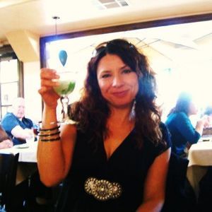 Meet your Posher, Adrianne