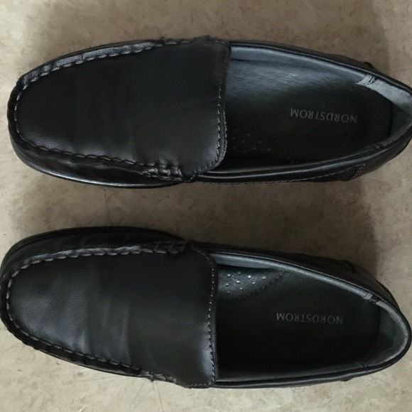 Boys shoes