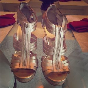 Michael Kors Golden heels