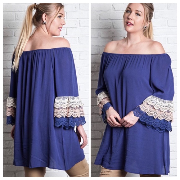 LACE BELL SLEEVE DRESSES - Picture 2 of 4