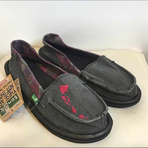 New ‼️Sanuk Yoga Mat Canvas Loafers