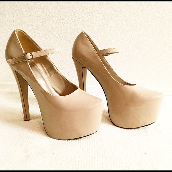 Sky High Nude Pump👠 - Picture 2 of 4