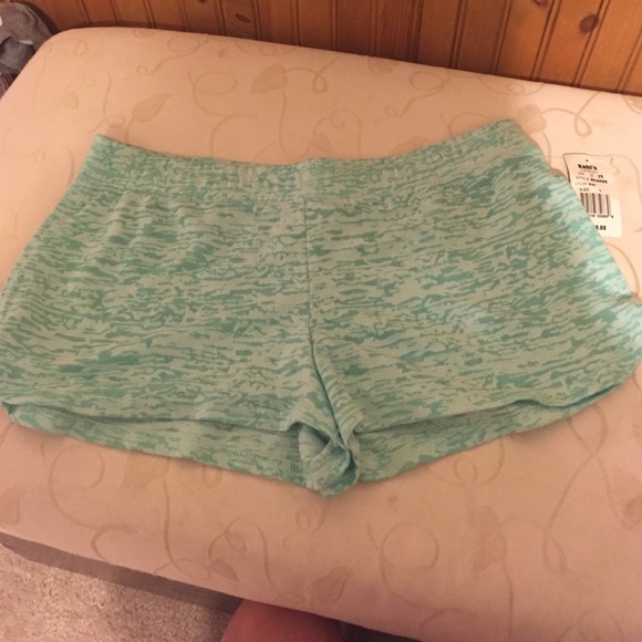 Cute juniors sleep/lounge shorts size Medium! - Picture 1 of 2