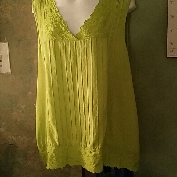 Ladies blouse,some stretch very cute never worn