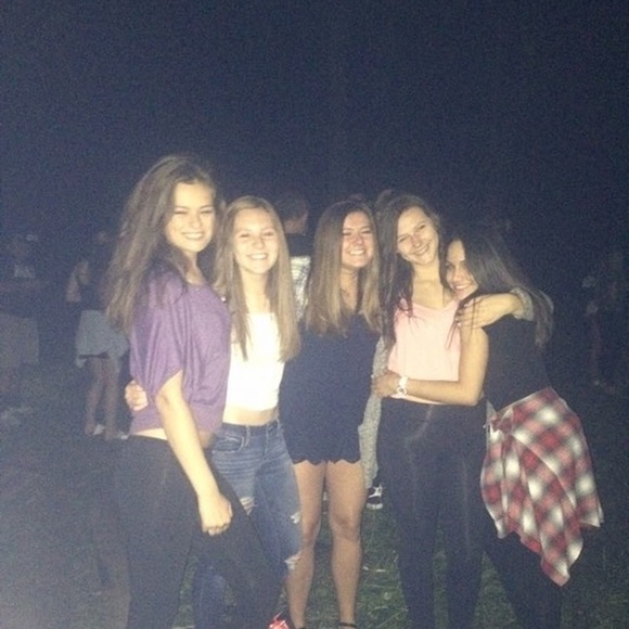 Meet your Posher, Stephanie - Picture 3 of 3