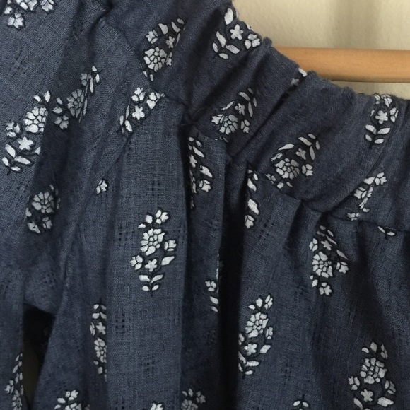 Off shoulder Floral print dress - Picture 2 of 4