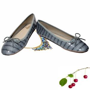 NWT Ballet flats 2 tone grey embossed size 8