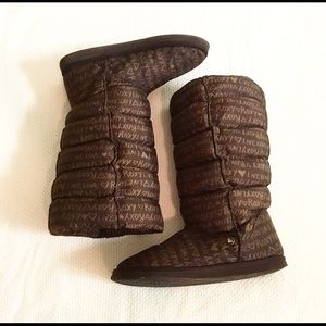 Comfy Brown Roxy Fuzzy Boots
