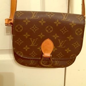 Louis Vuitton Saint Cloud GM purse. Authentic