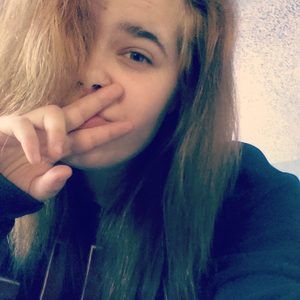 Meet your Posher, Ella