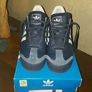 Adidas/grade school