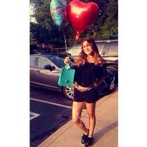 Meet your Posher, Valentina