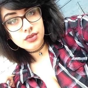 Meet your Posher, Marcella