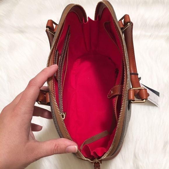 🚫SOLD NWT Dooney & Bourke Leather Zip Satchel! - Picture 2 of 4