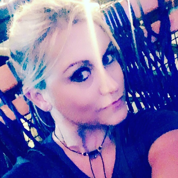 Meet your Posher, MarcyJo - Picture 4 of 8