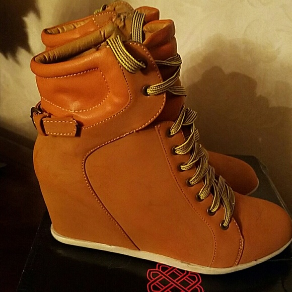 💚SOLD💚Women Wedge Sneakers