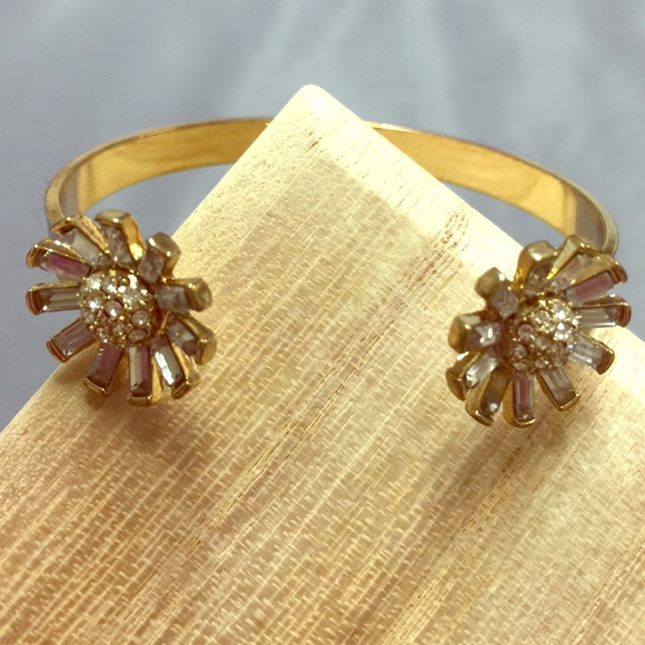 Flower cuff bracelet