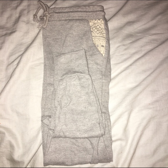 Zumiez joggers! 💞