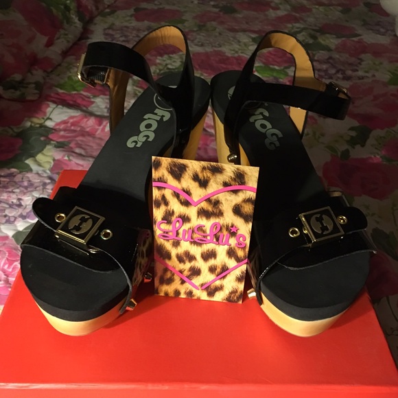 ❤️Black Patent Platform Flogg Sandals❤️