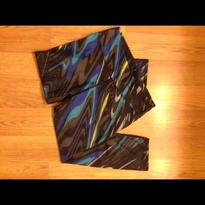 EUC Fabletics legging Size S