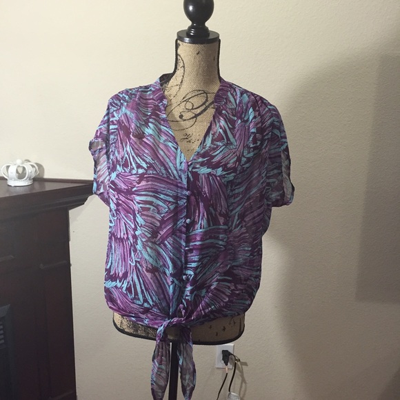EUC Flowy Sheer ANA Top Size Medium