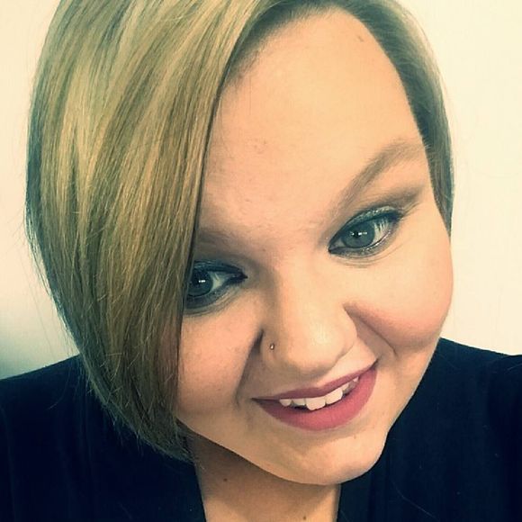 Meet your Posher, Jenn