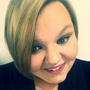 Meet your Posher, Jenn