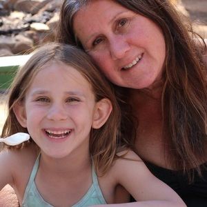 Meet your Posher, Lorie