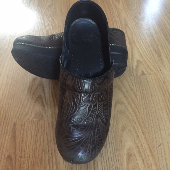 Dansko tooled clogs/Good condition!