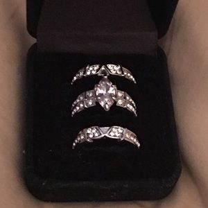 Beautiful wedding ring set. CZ and silver plated