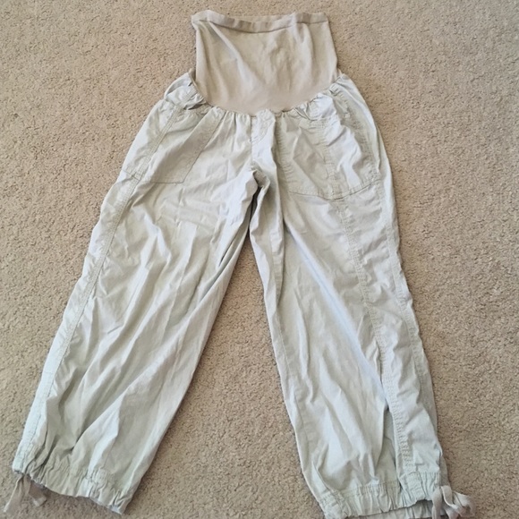 MATERNITY capris