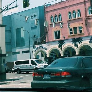 Meet your Posher, Julia